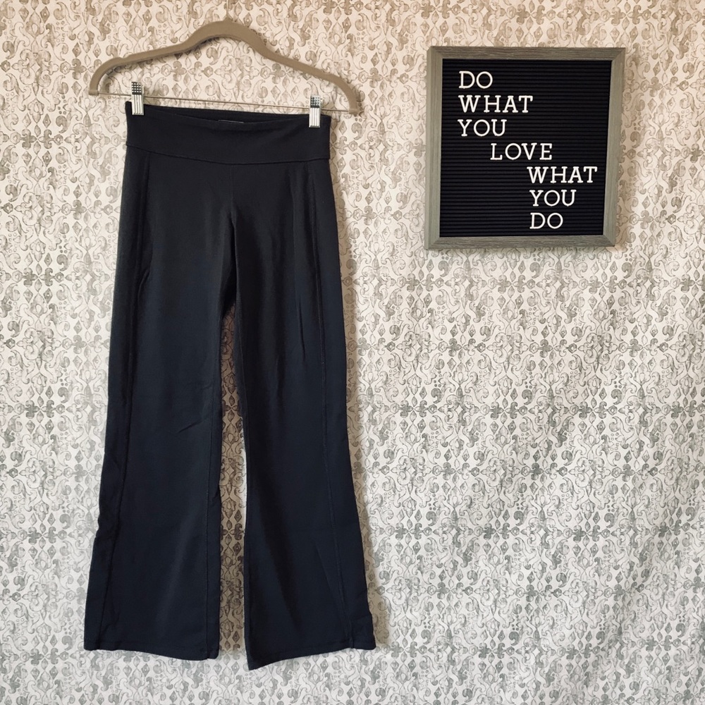 Athleta Gray Flare Leggings!